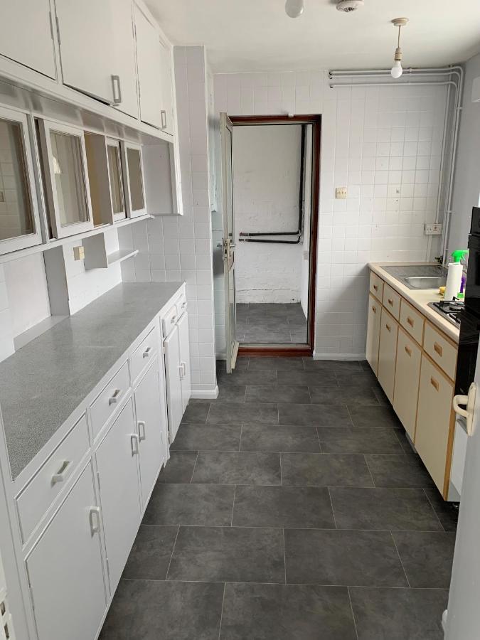 5 Bedroom House With Outdoor Space Upminster Ngoại thất bức ảnh