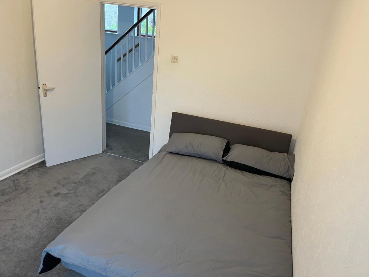 5 Bedroom House With Outdoor Space Upminster Ngoại thất bức ảnh